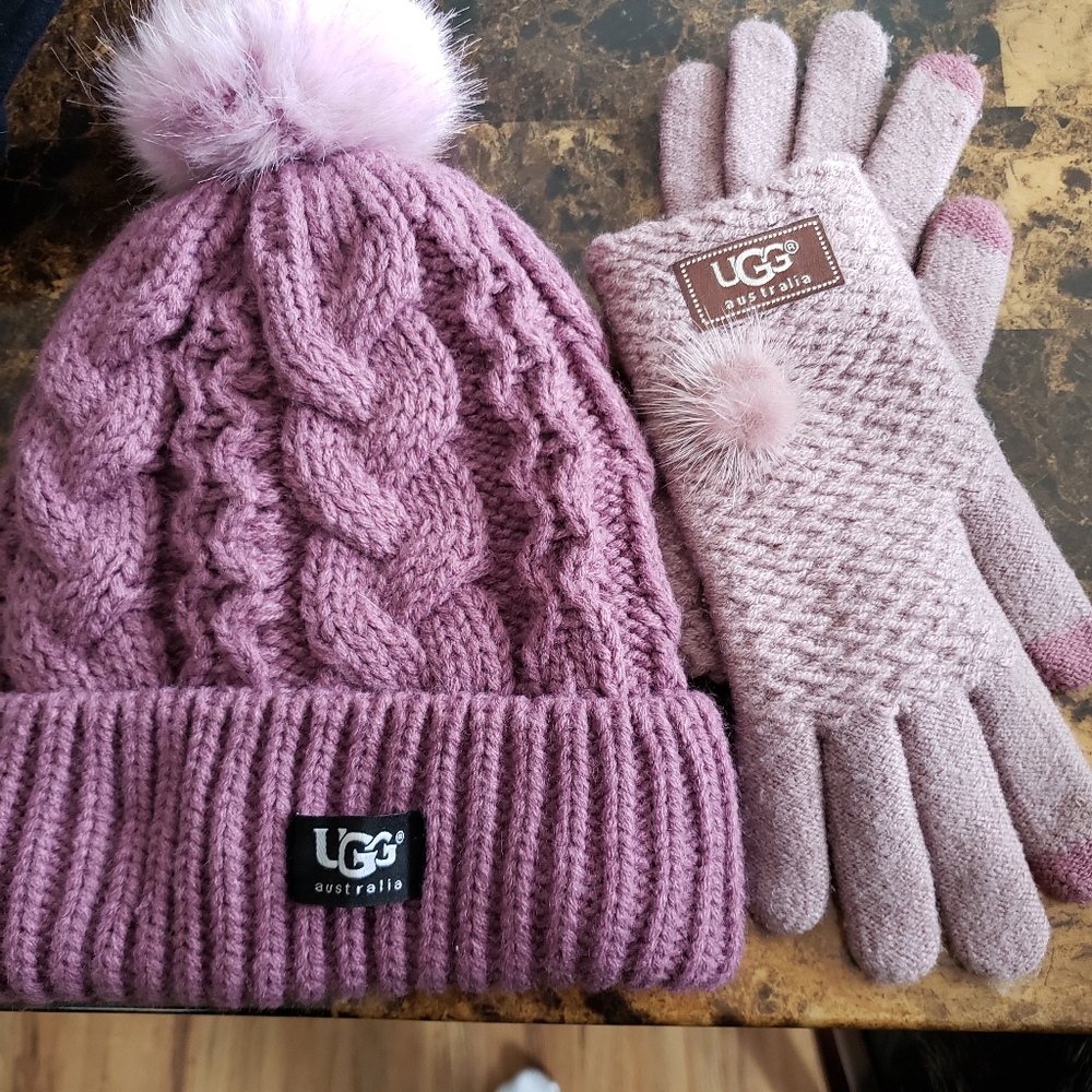 Purple pink knit hat gloves pom pom fur